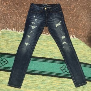 Distressed American eagle jegging super stretch
